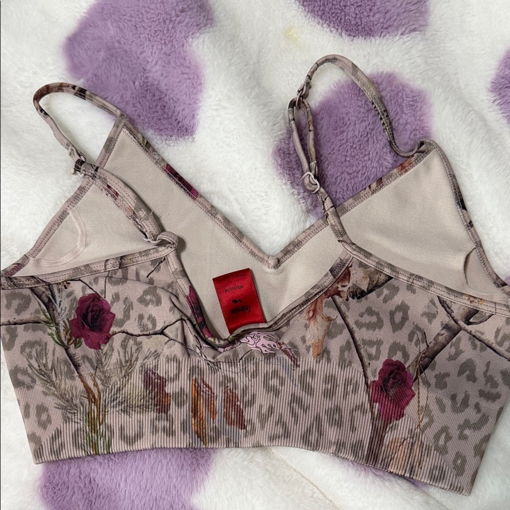 Elegant Floral Leopard Print Pajama Set - Picture 4 of 5